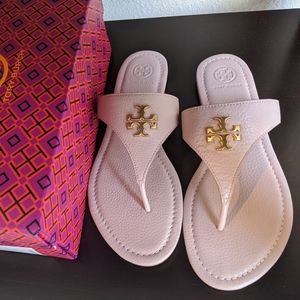 New in box Tory Burch Everly Sandal Thong 8 Pink
